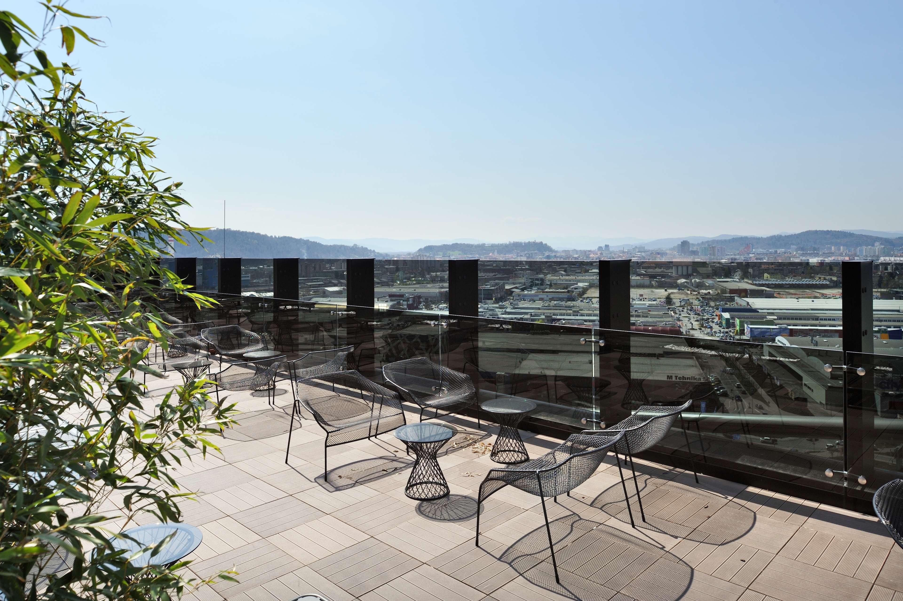 Radisson Blu Plaza Hotel 4*