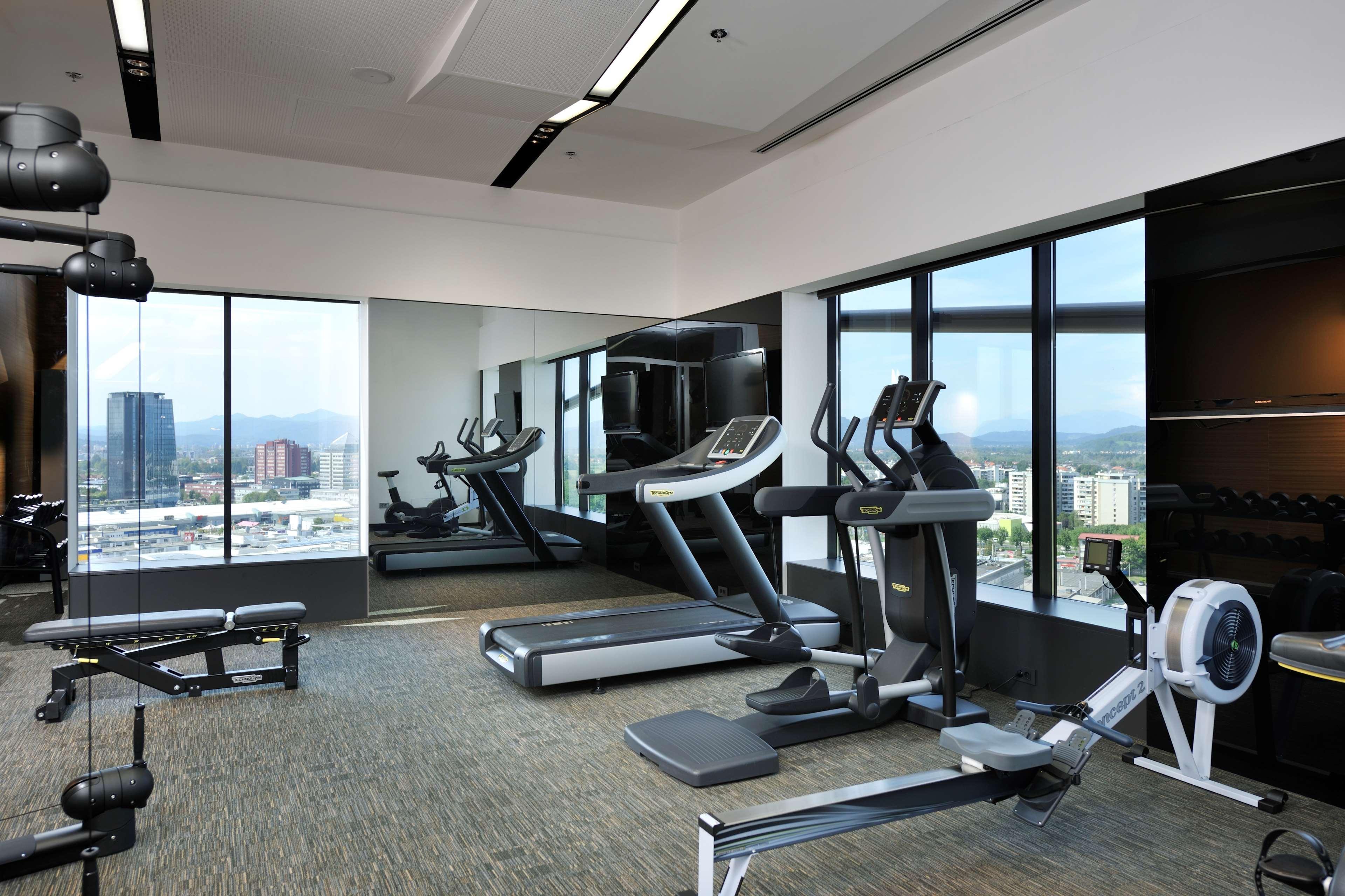 Radisson Blu Plaza 4*