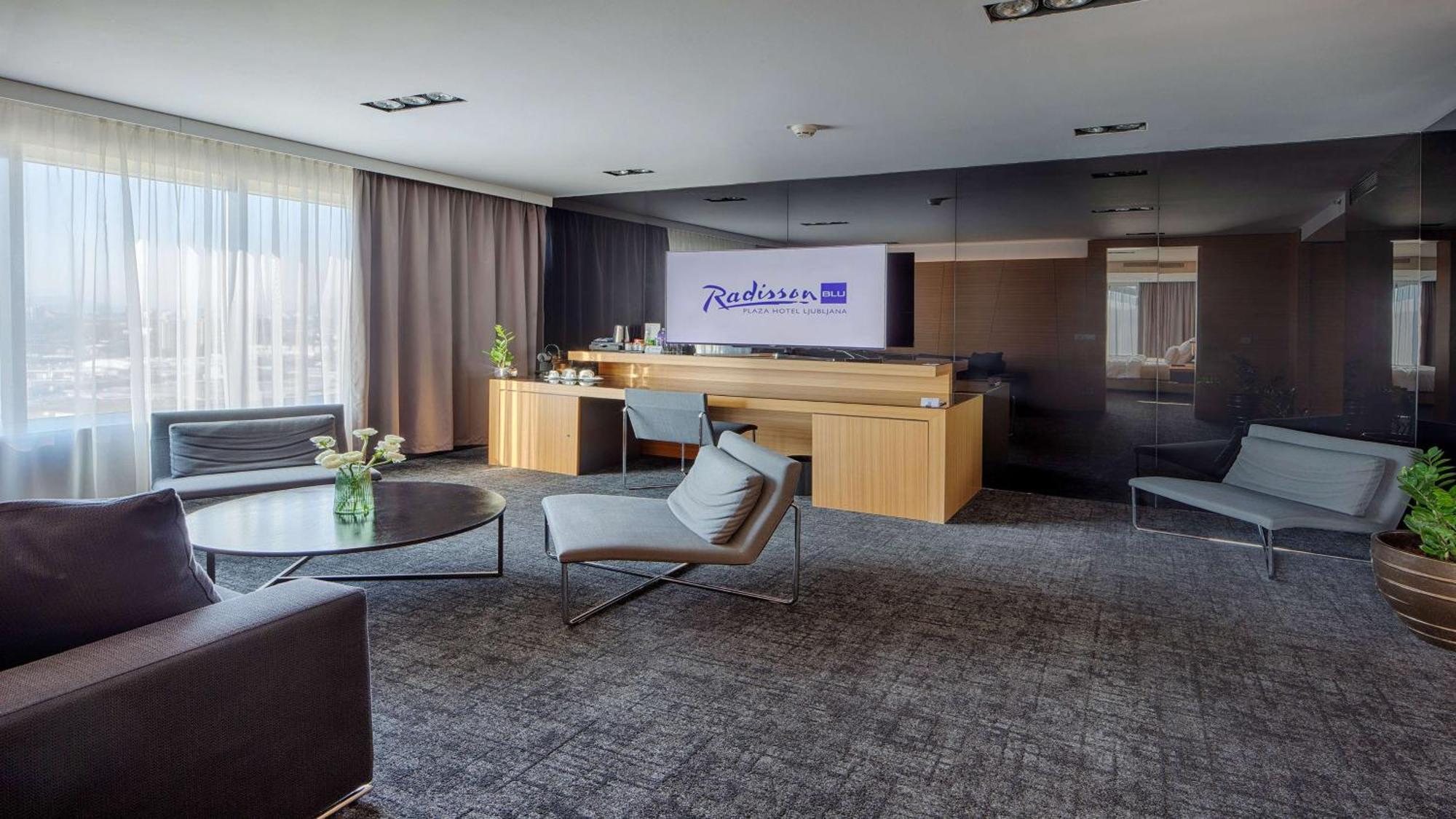 Hotel Radisson Blu Plaza
